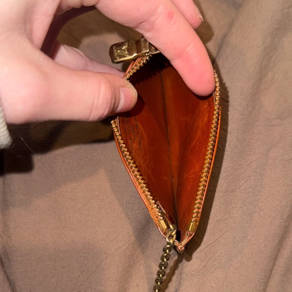 Authentic Camel Brown LV Epi Key Ring Pouch EUC - Picture 4 of 5